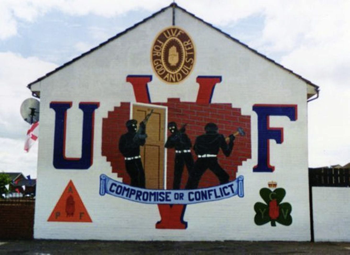 I fear UVF will kill me says mum held at gunpoint with baby – The Irish News