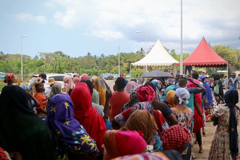 Residents queue for water