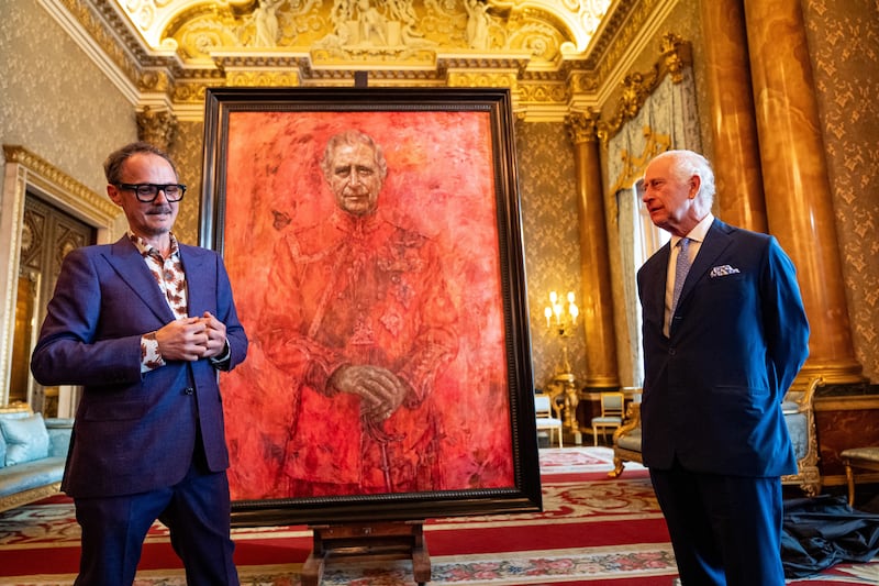 Jonathan Yeo and the King at the unveiling of the artist’s portrait of Charles