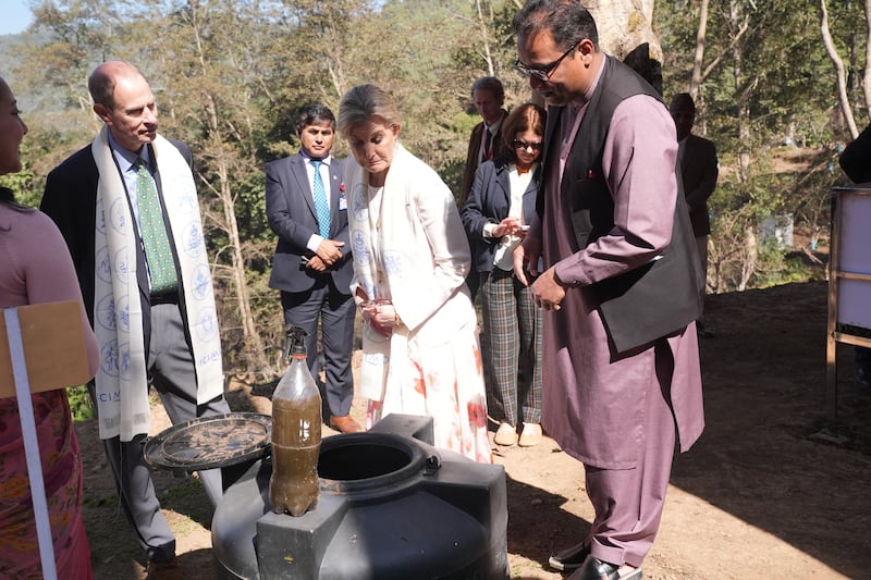 Edward and Sophie were shown Jholmal, a bio-fertiliser and pesticide combining animal urine/dung and local plant materials