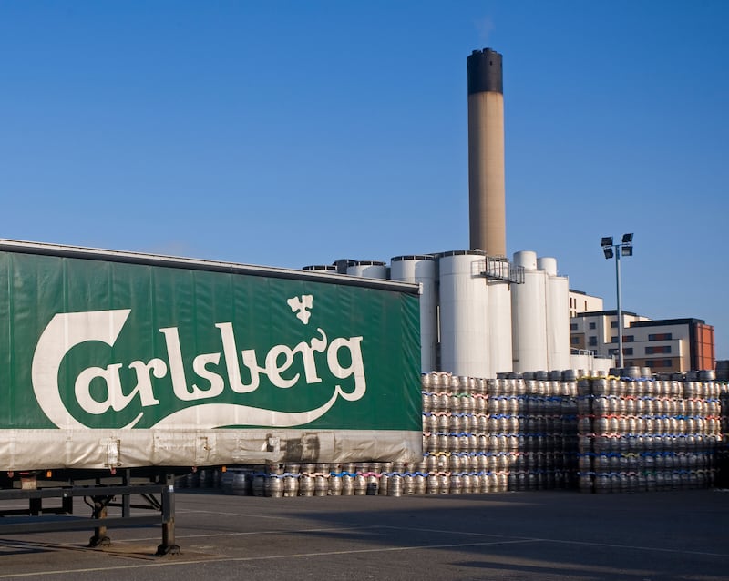 BD86WM Carlsberg Tetley brewery in Leeds England