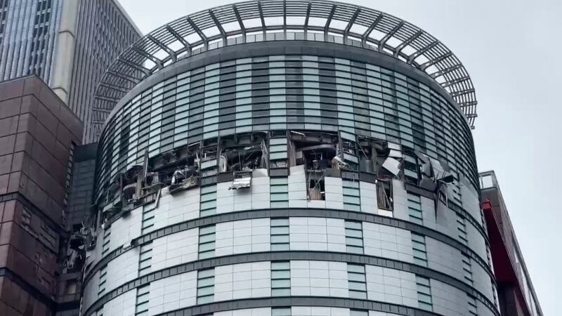 Damaged facade of the Shin Kong Mitsukoshi department store after an explosion in Taichung city (TVBS/AP)