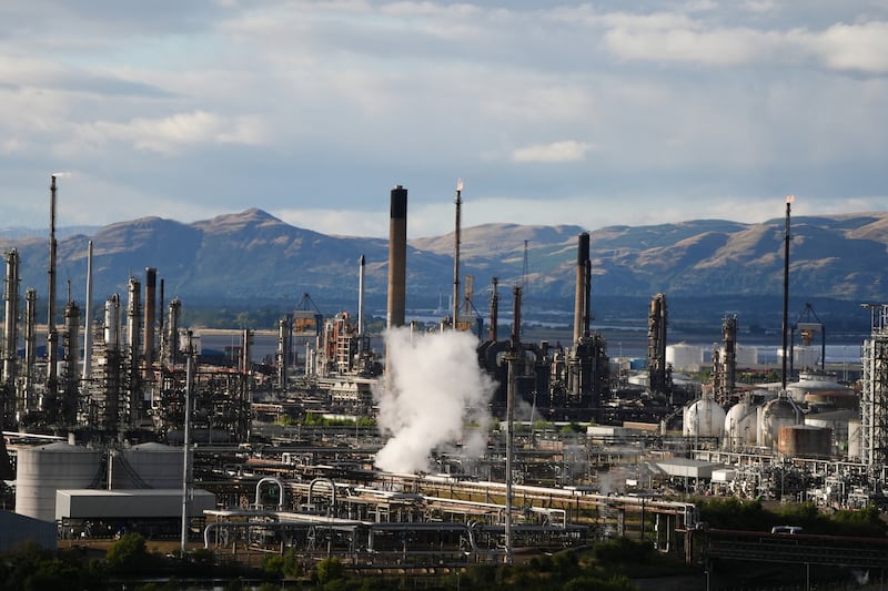 Four hundred jobs will be lost in the refinery closure