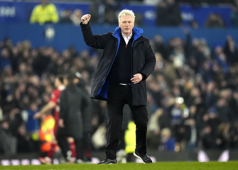 Everton manager David Moyes applauded the fans after his side secured a 2-2 draw