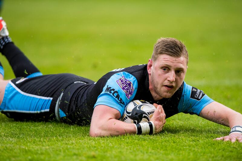 Finn Russell scores a try for Glasgow in the 2015 PRO12 final
