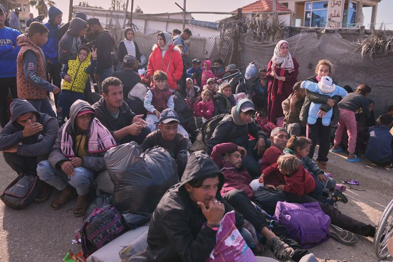 Palestinians are waiting to return to northern Gaza (AP)