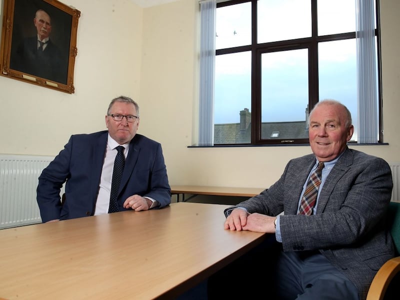 &nbsp;John Kyle (right) and UUP leader Doug Beattie (left)