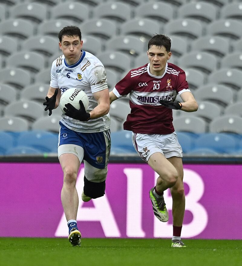 Gareth McKinless of Ballinderry in action against Diarmuid Coggins of Crossmalina in the All Ireland Club Intermediate championship Final