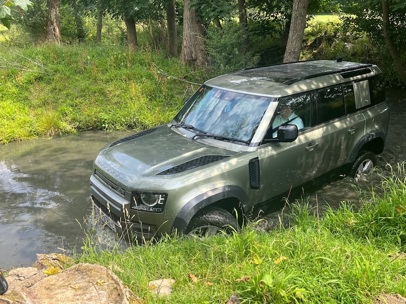 The Defender can wade through water of up to 900mm when fitted with air suspension.