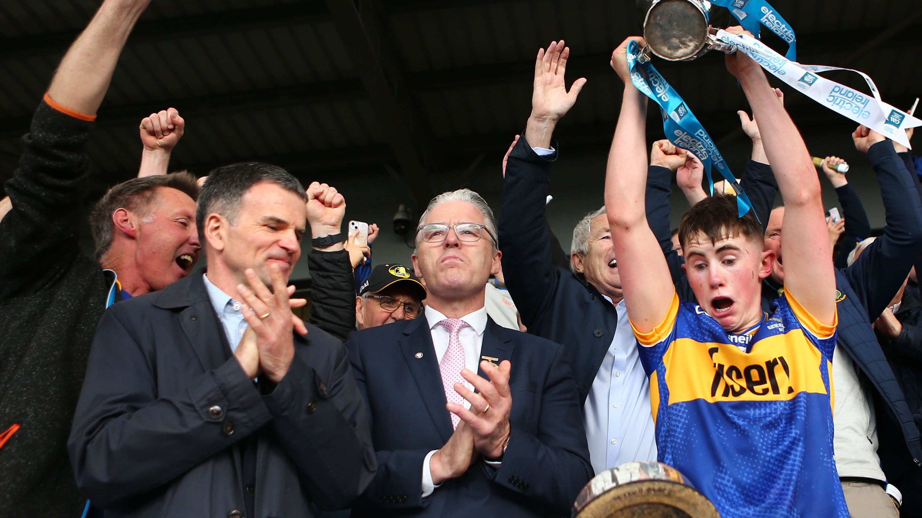 Electric Ireland All-Ireland Minor Hurling Championship Final, UPMC Nowlan Park, Co. Kilkenny 29/6/2024
Kilkenny vs Tipperary
Tipperary’s Cathal O’Reilly looks on as the base of the trophy detaches when he lifts it
Mandatory Credit ©INPHO/Ken Sutton