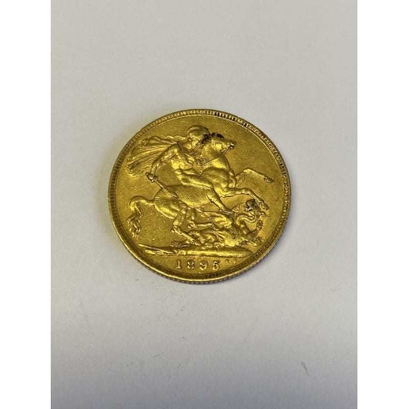 One of nearly 100 gold sovereigns to be auctioned in separate lots (Victor Mee Auctions)