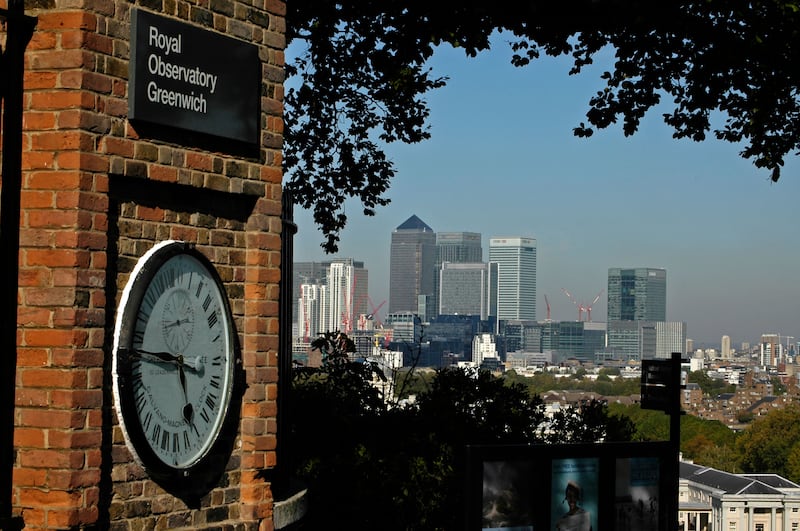 B5F1FK View of Canary Wharf from the Greenwich Observatory. Image shot 2008. Exact date unknown.