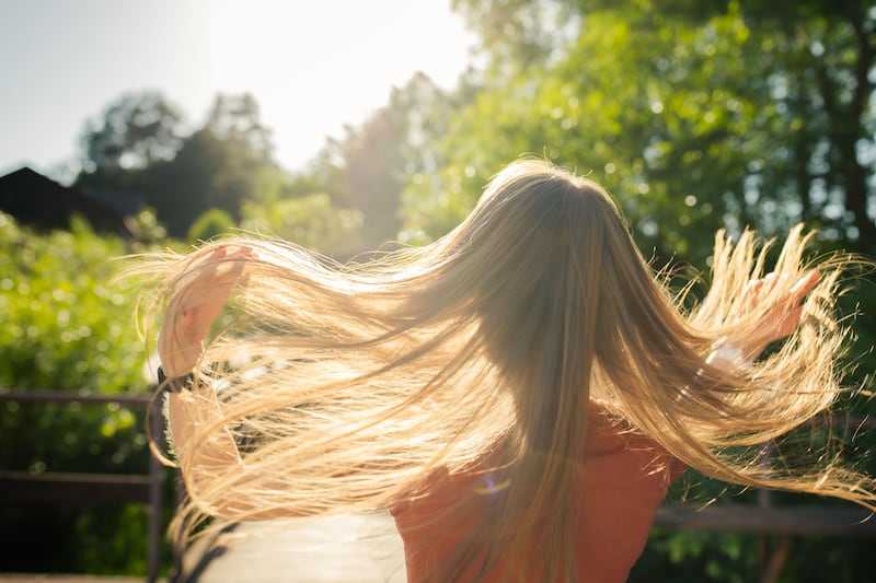 Overexposure to the sun can damage the hair’s protein