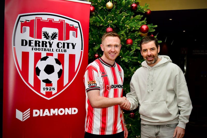 Derry City manager Tiernan Lynch welcomes Shane Ferguson to the club. Picture by Kevin Morrison