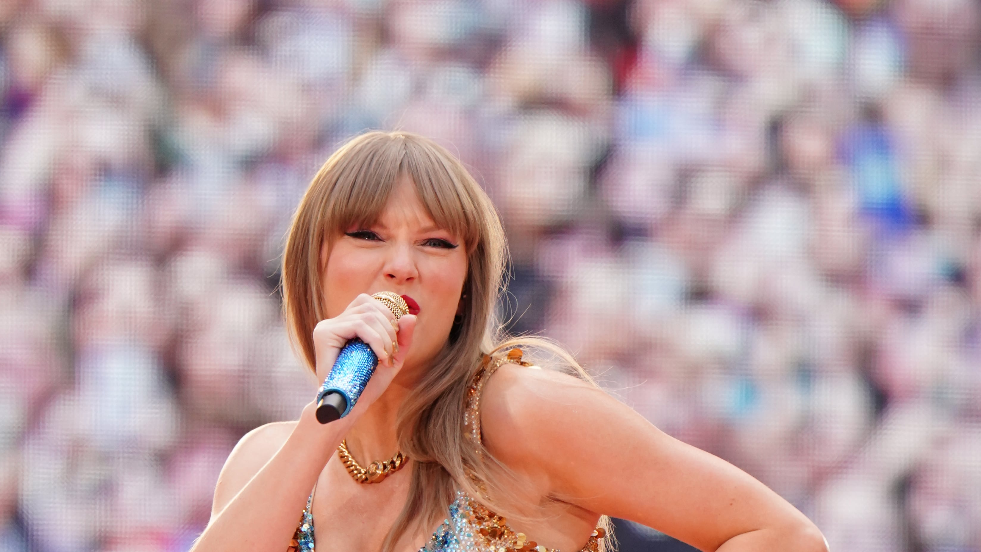 Taylor Swift performed Us with Gracie Abrams on Sunday night at Wembley Stadium