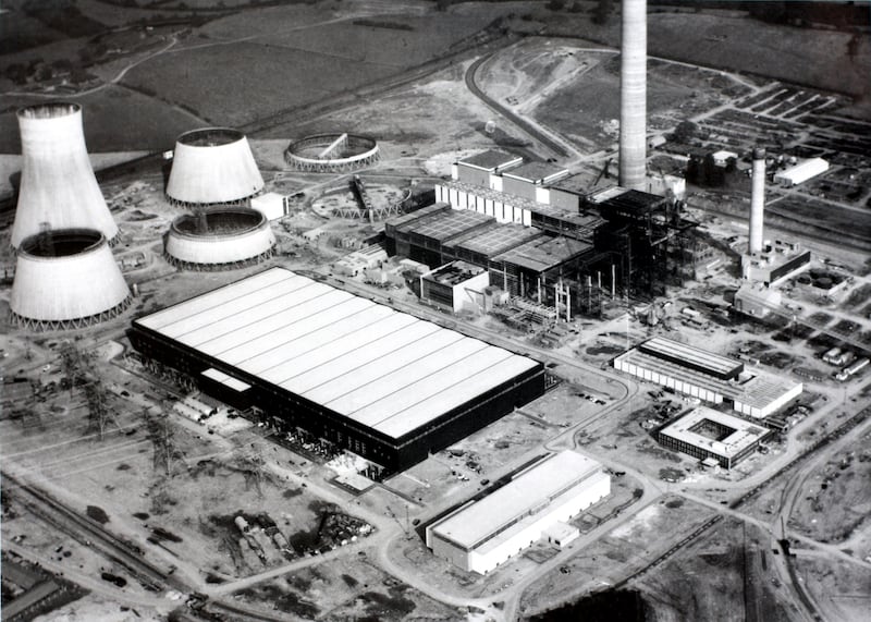 Ratcliffe-on-Soar Power Station under construction