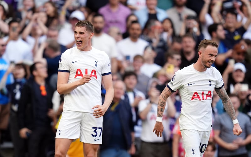 Micky Van De Ven’s 82nd-minute winner helped Spurs beat Burnley 2-1