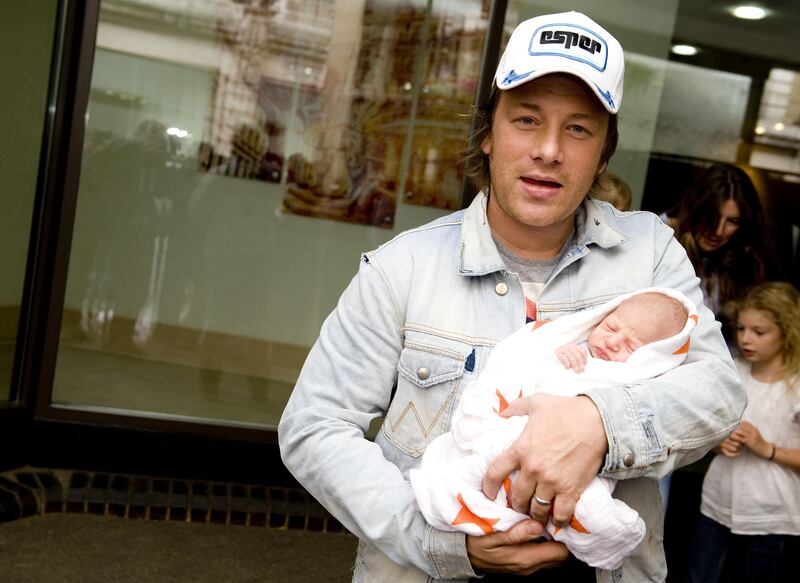 Jamie Oliver with a newborn Buddy in 2010