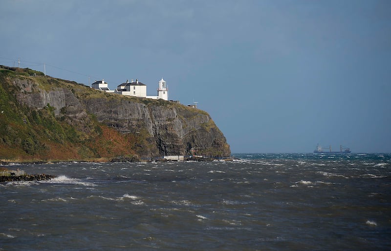 Pacemaker Press 20-10-2024: The Met Office has issued an amber warning for western counties from 13:00 BST to 20:00. However, a yellow warning for wind remains in place for all of Northern Ireland until midnight.
Gusts of up to 115km/h (70mph) have been predicted.
Those winds could cause power cuts, damage to buildings, and more travel disruption. Big waves pictured in Whitehead, Northern Ireland. 
Picture By: Arthur Allison/Pacemaker Press.