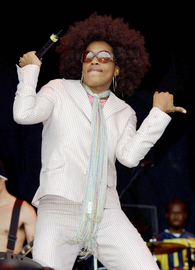 Macy Gray performing on the Pyramid Stage at the Glastonbury Festival in 2003