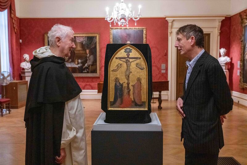 Fr Timothy Radcliffe and the director of the Ashmolean, Dr Xa Sturgis, alongside Fra Angelico’s The Crucifixion