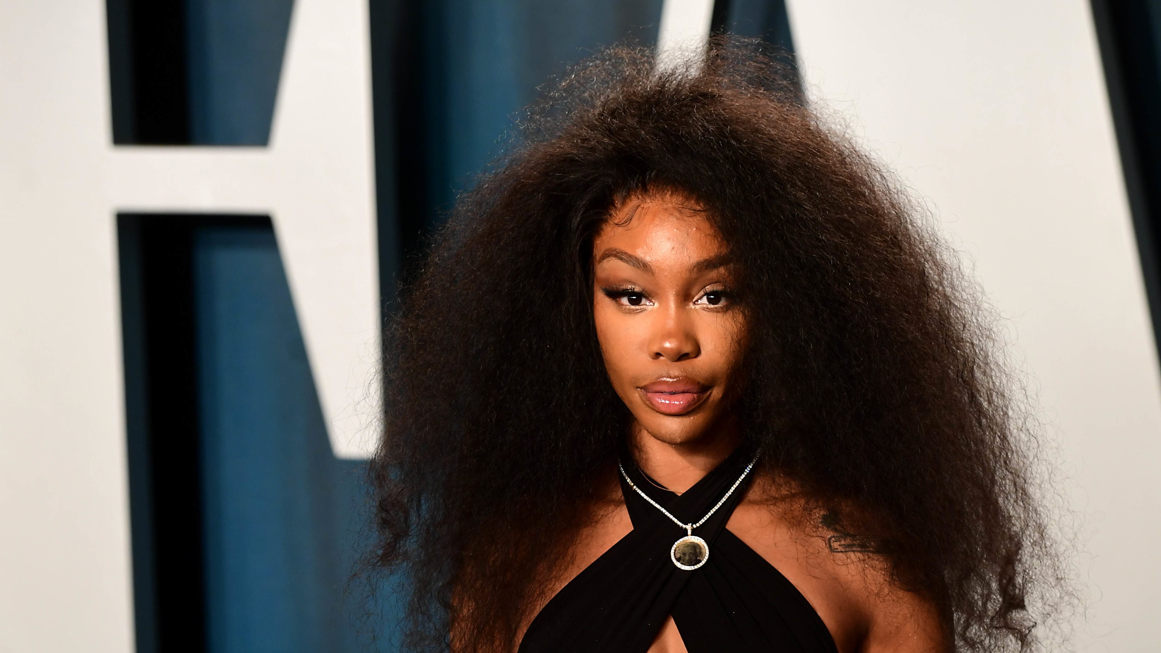 SZA debuted a new backdrop and set ahead of her Glastonbury headline set