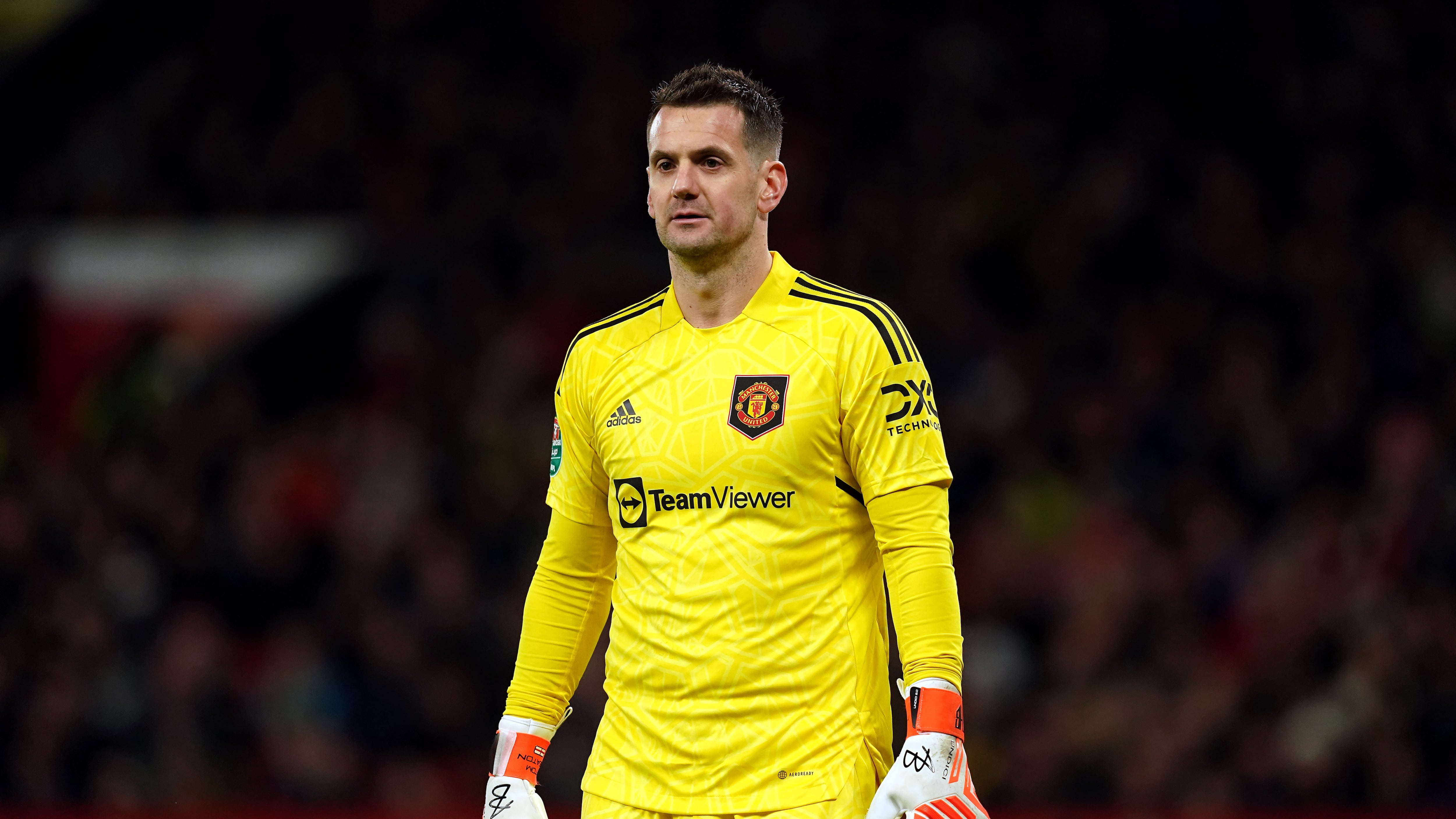 Tom Heaton has signed a new deal with Manchester United
