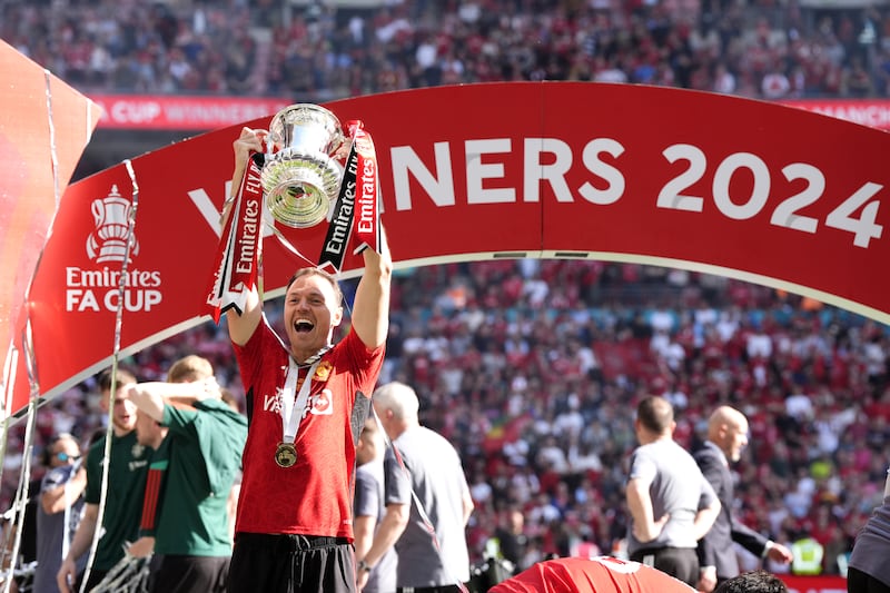 Jonny Evans has signed a new one-year contract with Manchester United