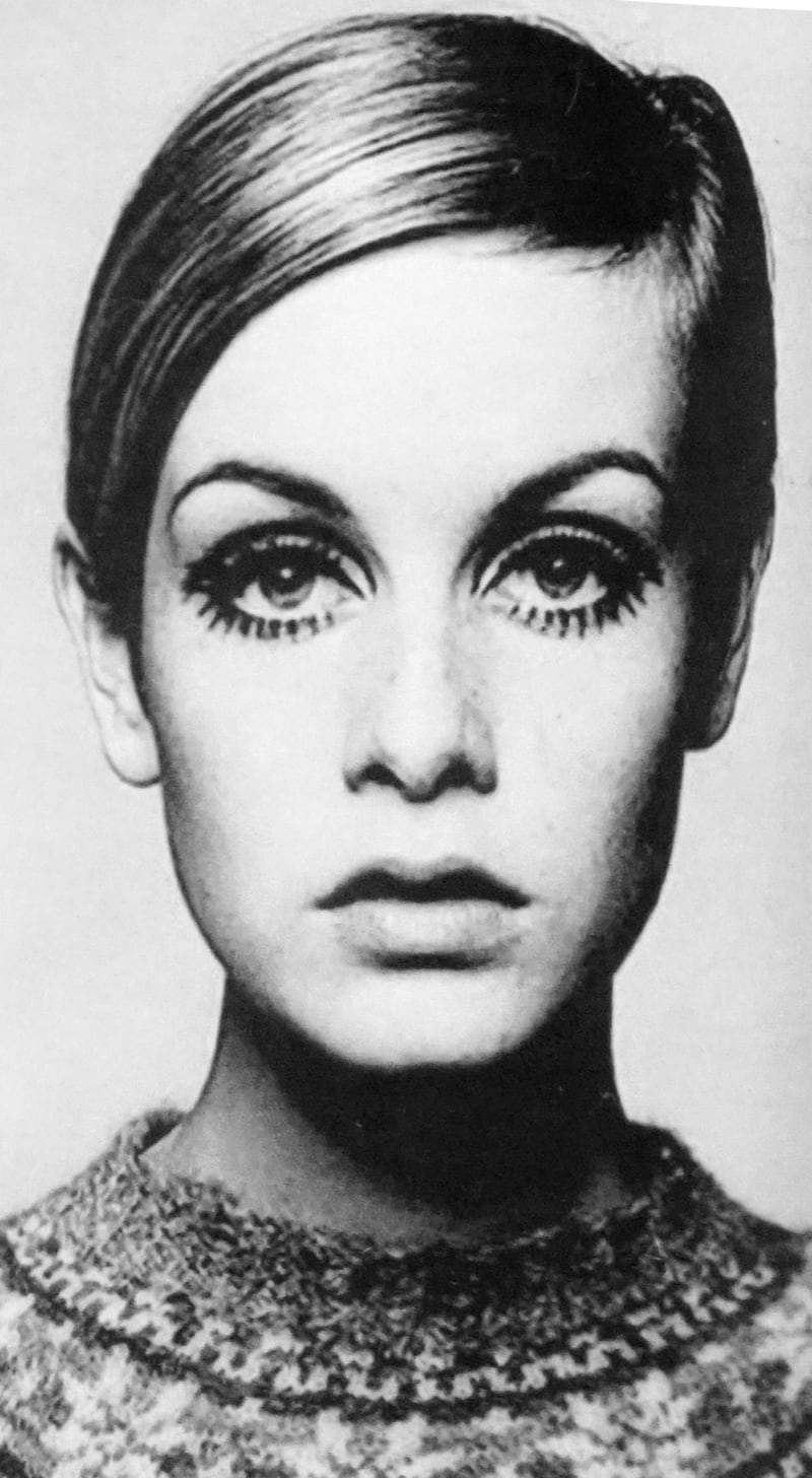 2A25YJC Photograph of model Twiggy. Dame Lesley Lawson (1949-) an English model, actress, and singer.