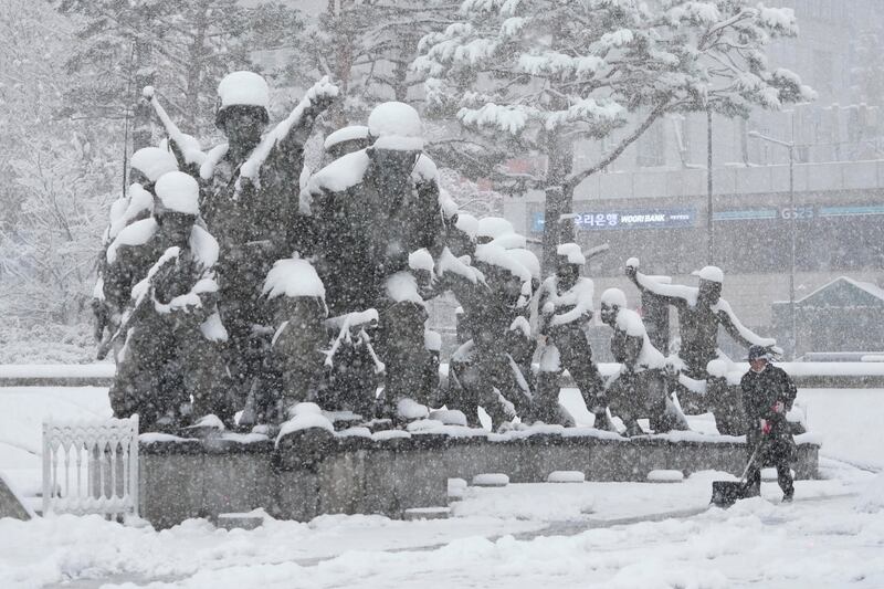 There are treacherous conditions in the capital (AP)