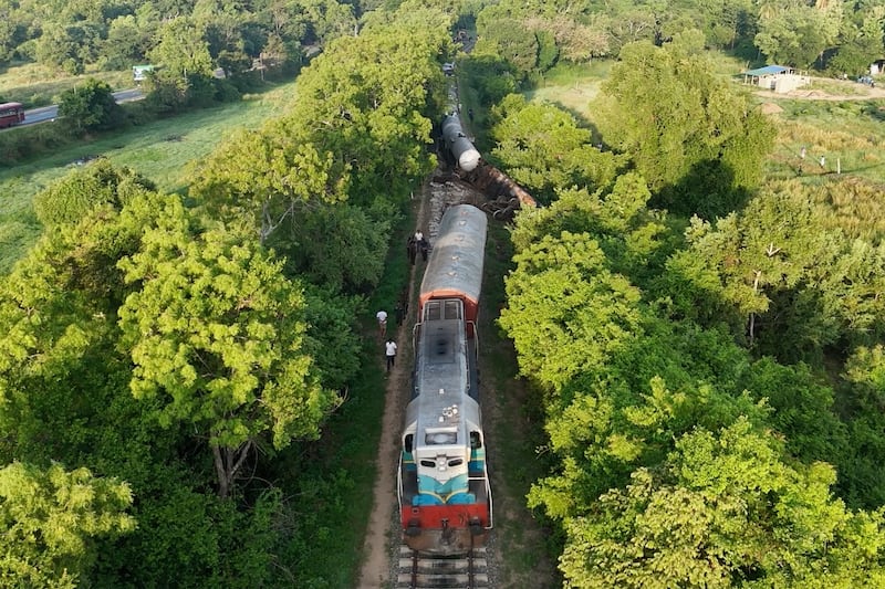 A derailed fuel transporting train in Minneriya (AP)