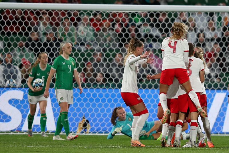 Canada celebrate Adriana Leon's winning goal