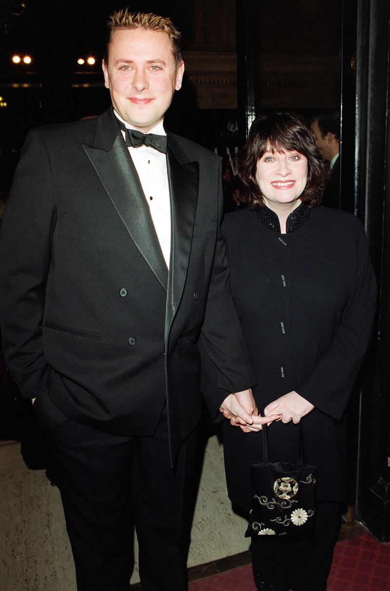 Caroline Quentin and partner Sam Farmer, pictured in 2000, met on the set of Men Behaving Badly