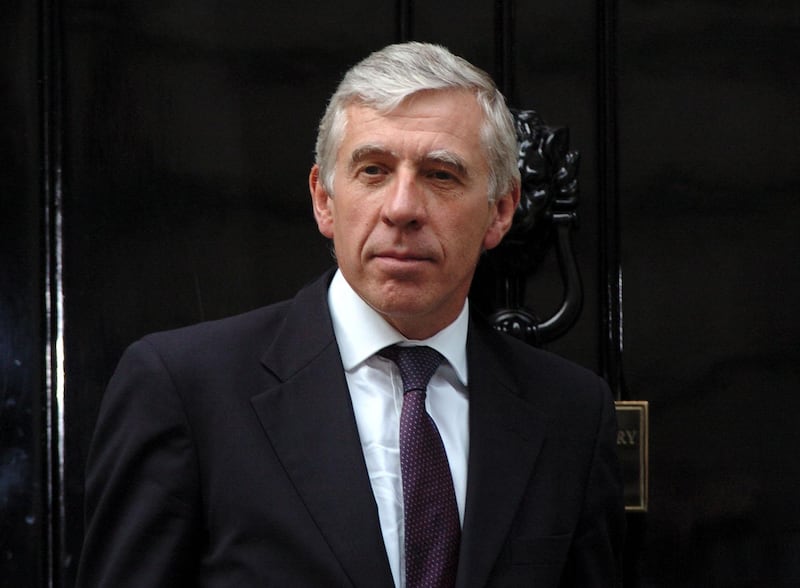 Foreign secretary Jack Straw called for the government to rethink its plans