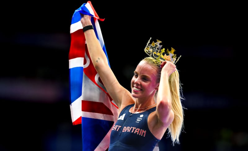 Keely Hodgkinson celebrates winning the women’s 800m final