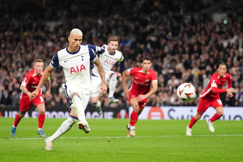 Richarlison scores for Tottenham