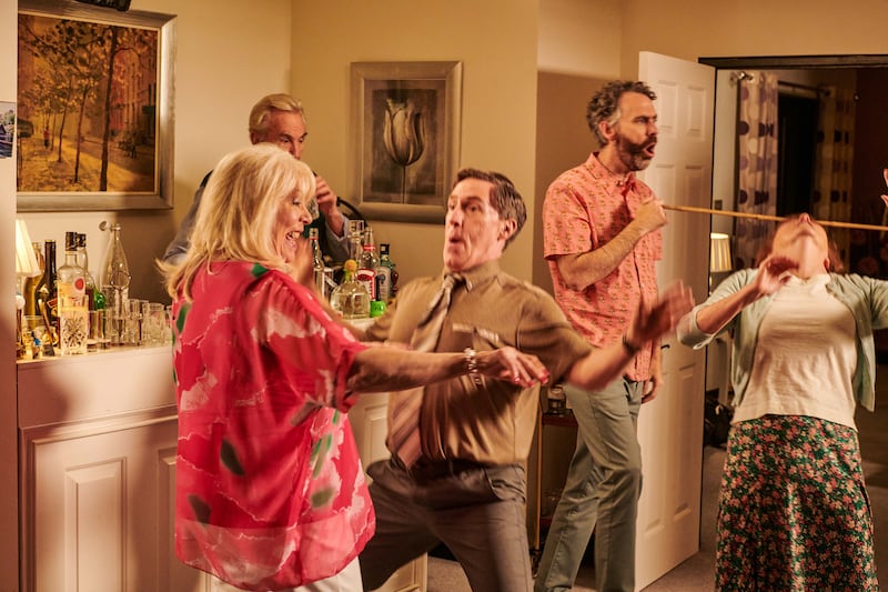 Alison Steadman as Pam, Larry Lamb as Mick, Rob Brydon as Bryn, Robert Wilfort as Jason, and Melanie Walters as Gwen