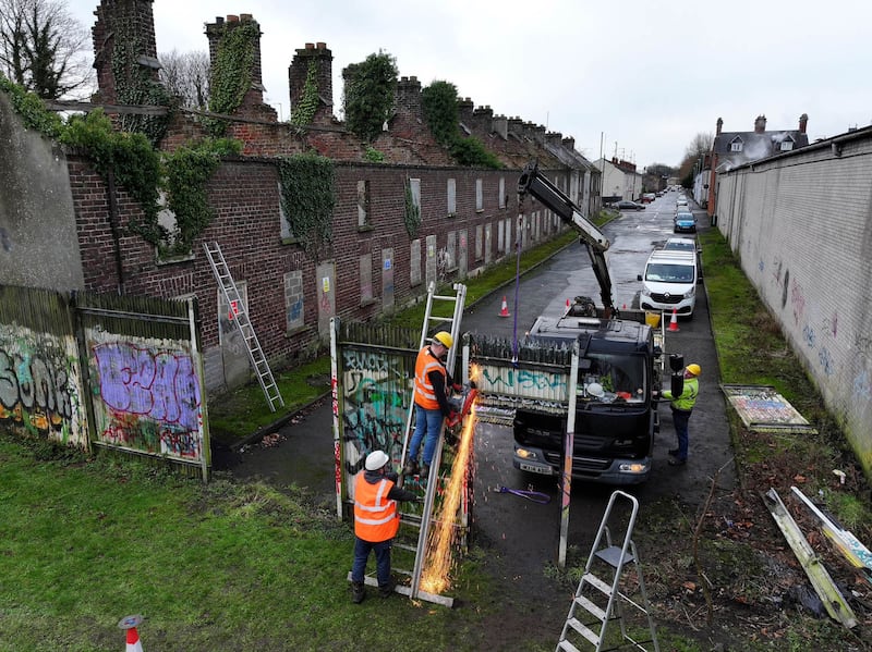 Work to remove peace walls in Portadown has started