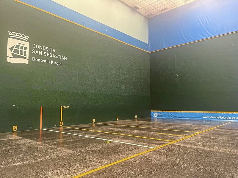 The pelota court, where Paul lost his game. 