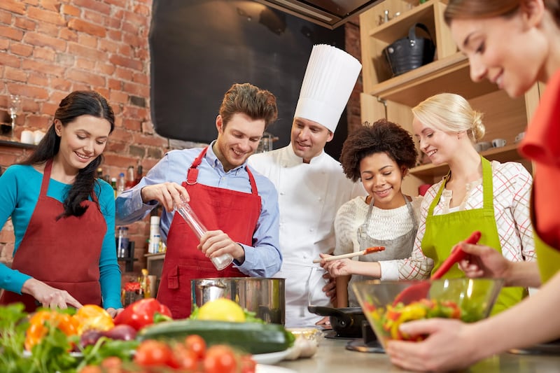 Invite friends to a cooking class