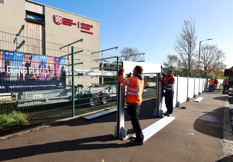 Temporary tidal flood defences being  deployed along the River Lagan in the vicinity of Lockview Road / Cutters Wharf on Sunday morning due to Storm Ashley in advance of high tide.
PICTURE COLM LENAGHAN