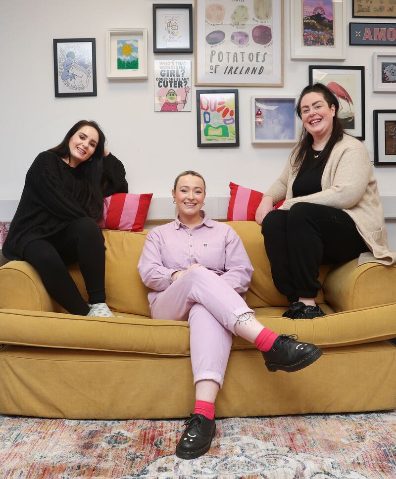 Bronagh Diamond , Grainne  Mullan and Aoife McCrory from Kitsch Sisters.
PICTURE COLM LENAGHAN