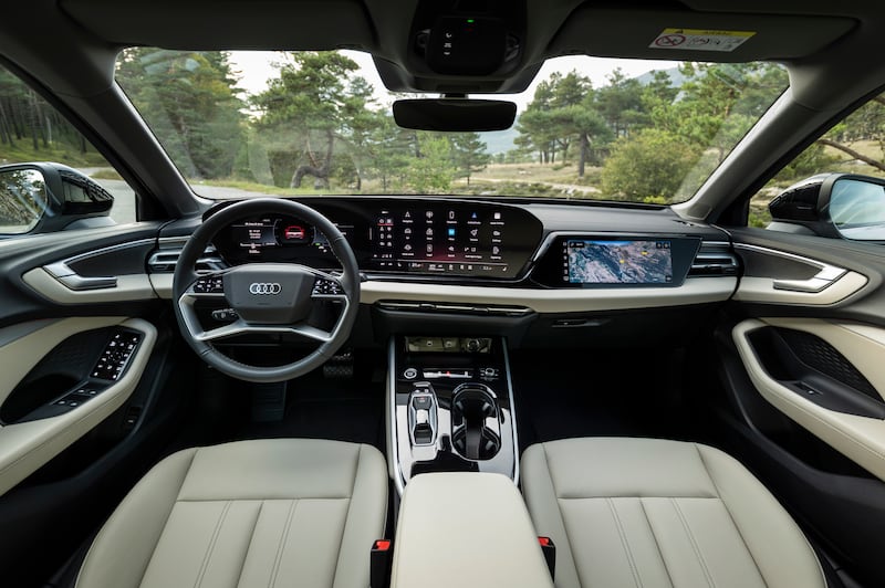 The interior is similar to that of the new Q6