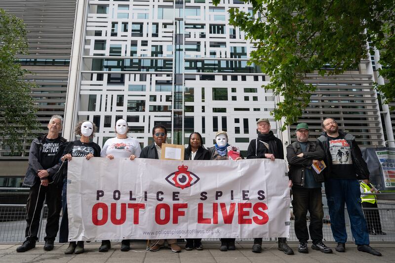 The campaigners want Yvette Cooper to lift the deadline imposed by a previous government. (David Mirzoeff/PSOOL)