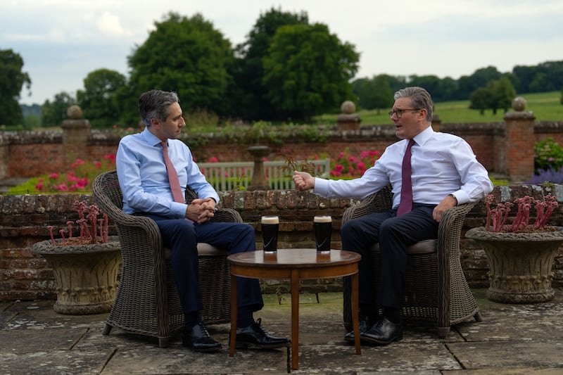 Prime Minister Sir Keir Starmer and Taoiseach Simon Harris drink a pint of Guinness during his visit to Chequers