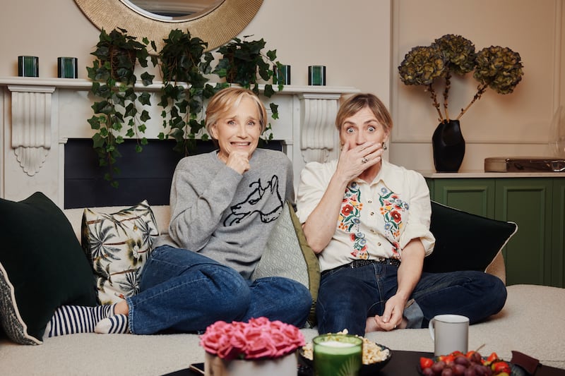 Dame Kristin Scott Thomas and Saskia Reeves on Celebrity Gogglebox