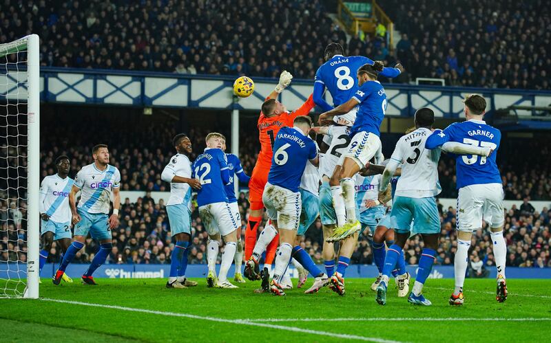 Everton moved out of the bottom three as they claimed a 1-1 draw against Crystal Palace