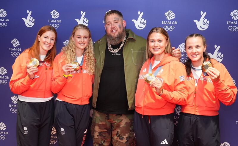 Rag’n’Bone Man (centre) with Georgina Brayshaw, Hannah Scott, Lola Anderson and Lauren Henry at the Team GB Homecoming