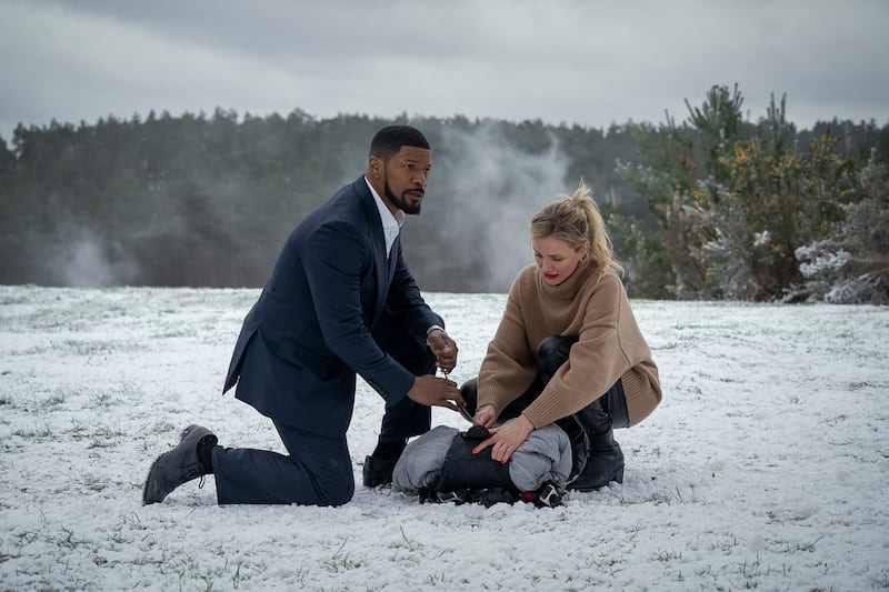 Cameron Diaz as Emily and Jamie Foxx as Matt in Back In Action (John Wilson/Netflix)