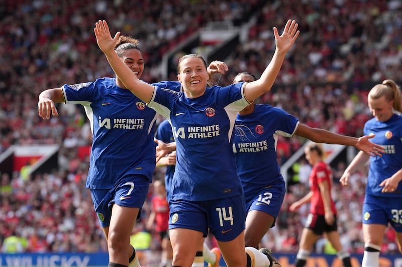Fran Kirby (centre) enjoyed great success with Chelsea